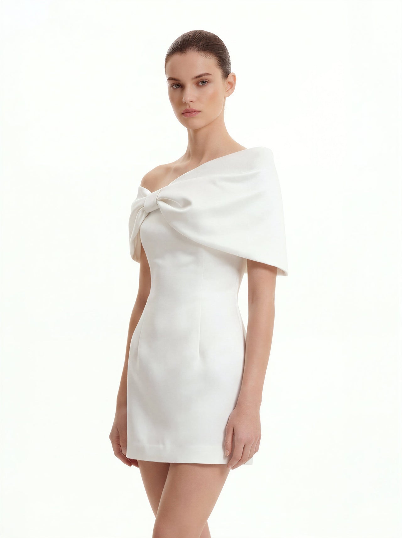 새틴 비대칭 보우 미니 드레스 - 화이트