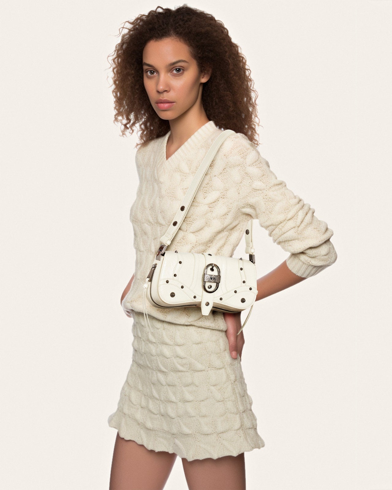 Joy 크러쉬드 숄더백 - 화이트