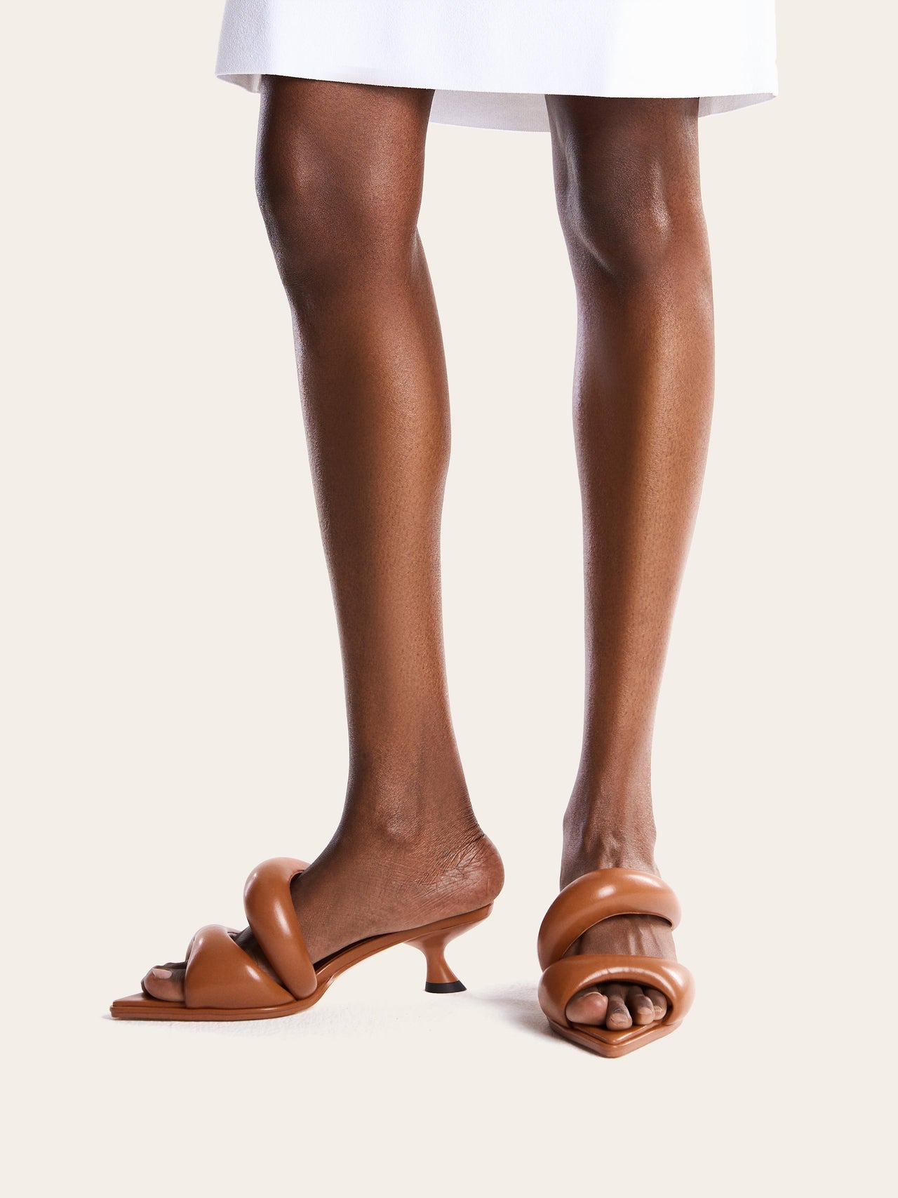 Sara 뮬 - 카라멜 브라운