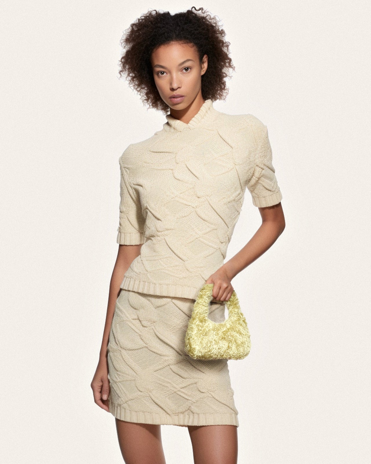 Gabbi 인조 모피 미디엄 러쉬드 호보 핸드백 - 라이트 그린