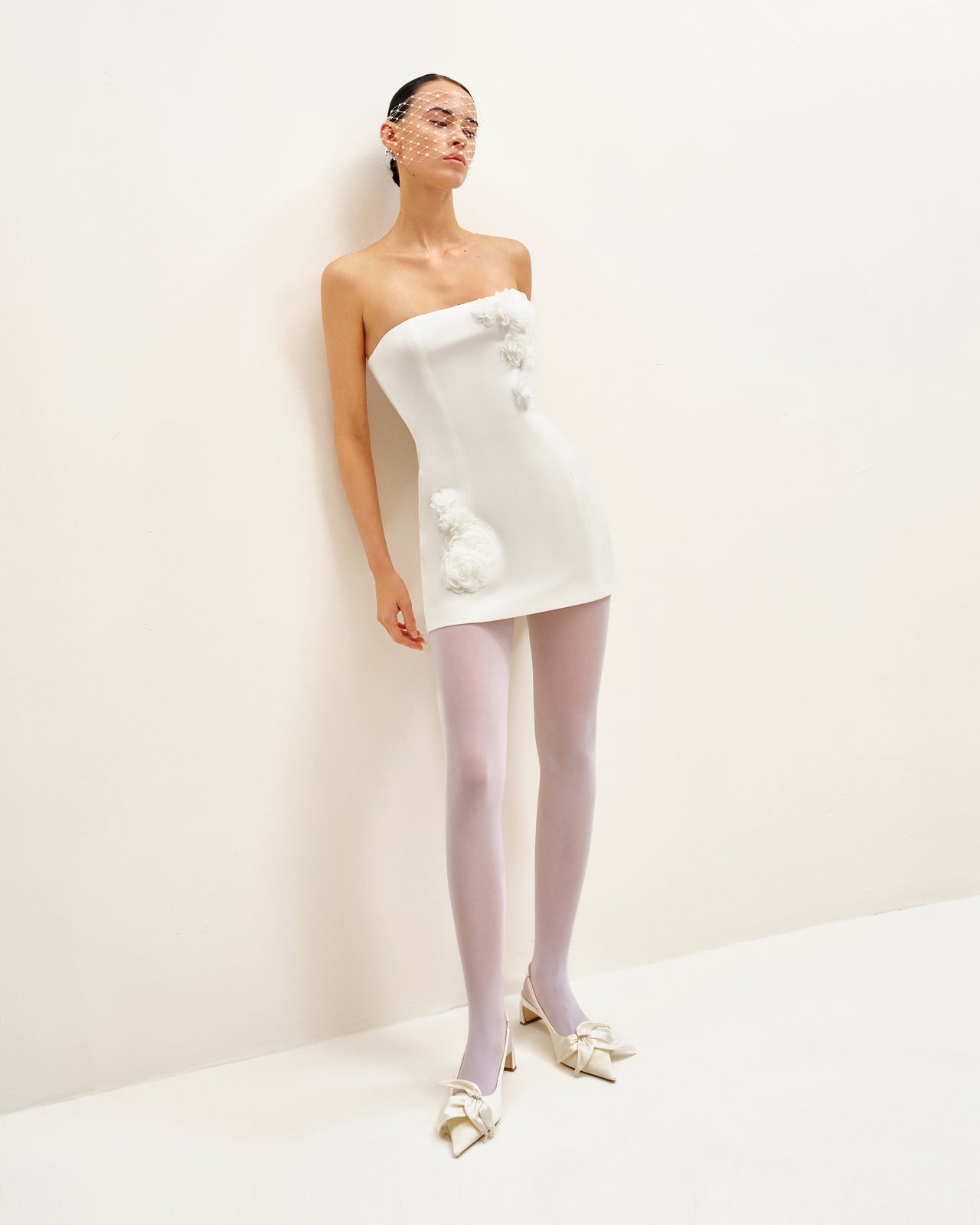 Blossoming Elegance 스트랩리스 드레스 - 화이트