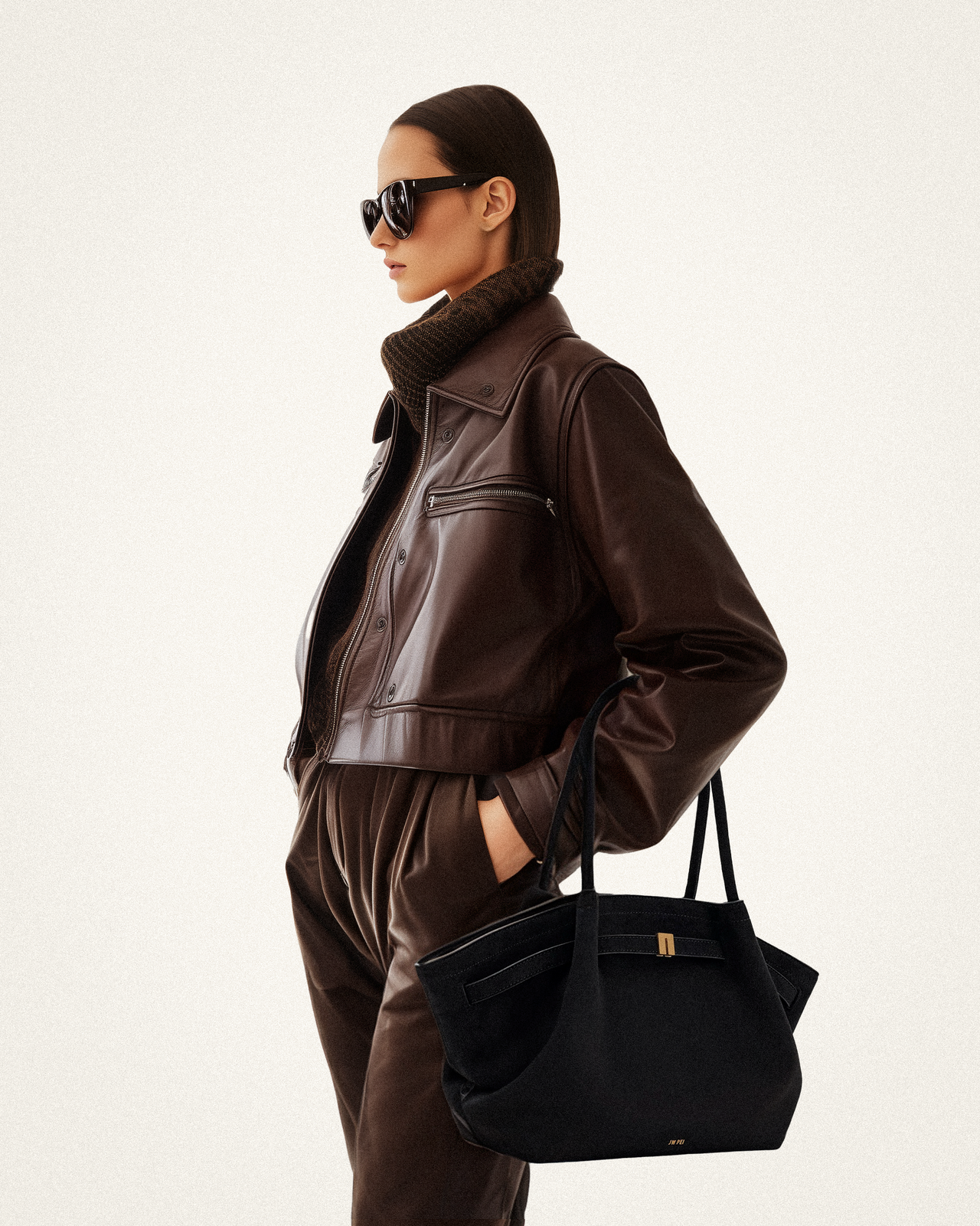 Hana 미디엄 가짜 스웨이드 토트 백 - 블랙