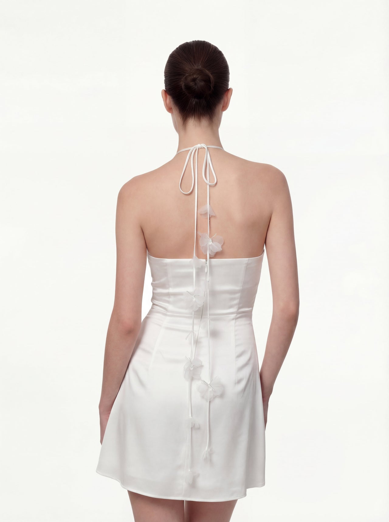 플로럴 셔링 홀터 미니 드레스 - 화이트