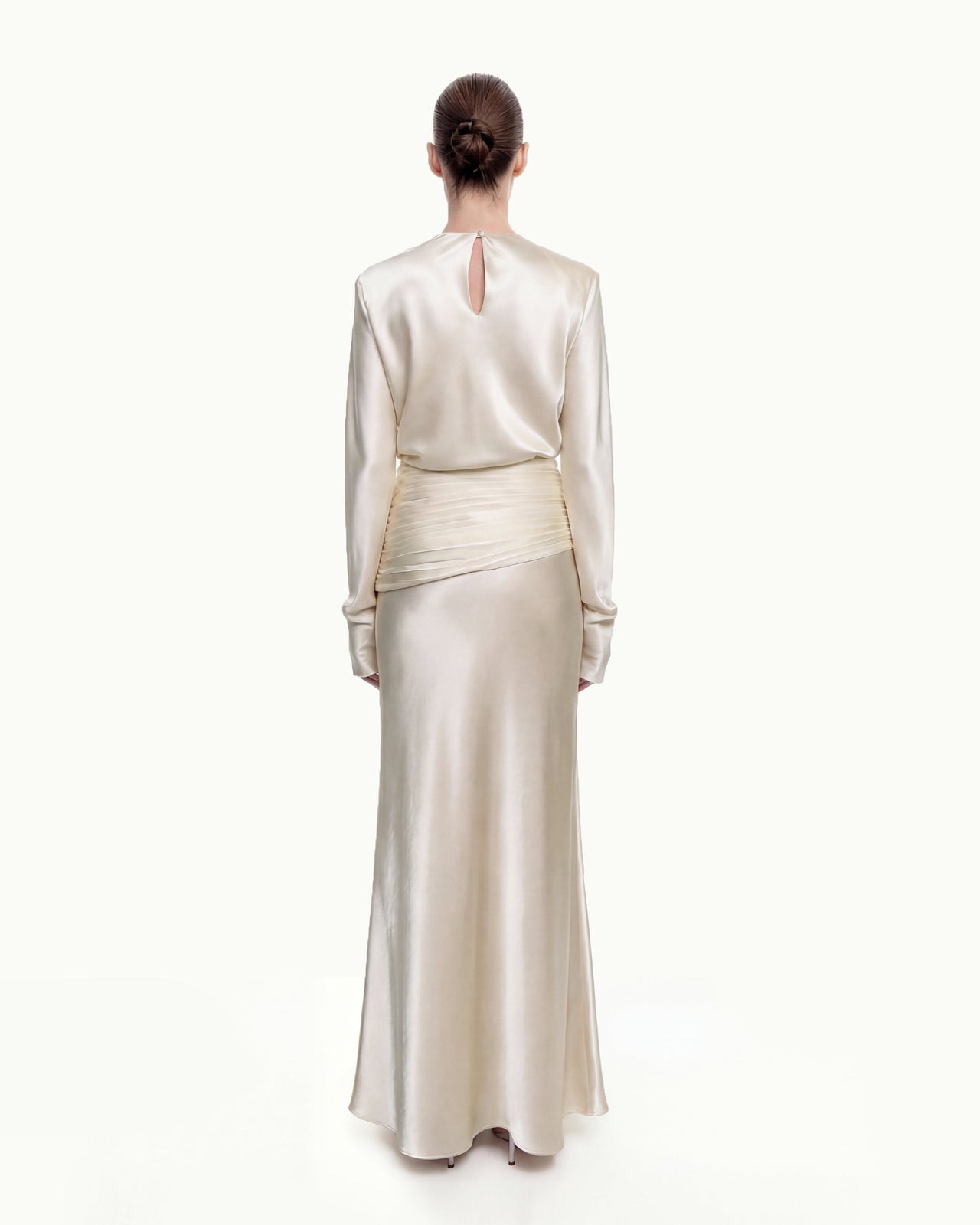 새틴 느낌의 드레이핑 맥시 스커트 - 크림