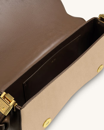 Joy 페이크 스웨이드 숄더백 - 카키 브라운