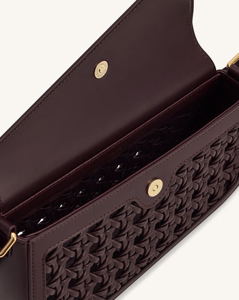 Addisyn 컷아웃 위빙 숄더 백 - 버건디