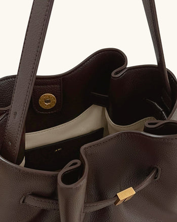 Clara 락 장식 버킷 숄더백 - 모카 브라운